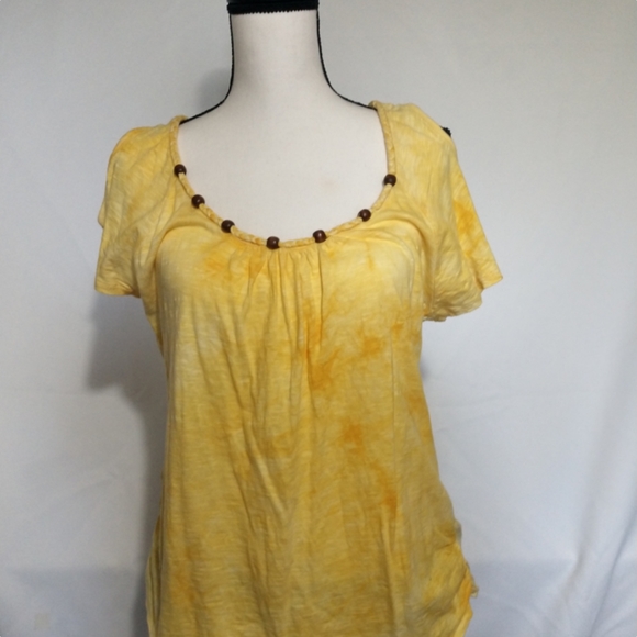 Maurices Tops - Maurice's Two tone yellow tee shirt